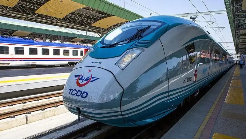 TCDD, Yılın En Büyük Tren Makinisti Alımını Duyurdu: 140 Kursiyer Aranıyor!