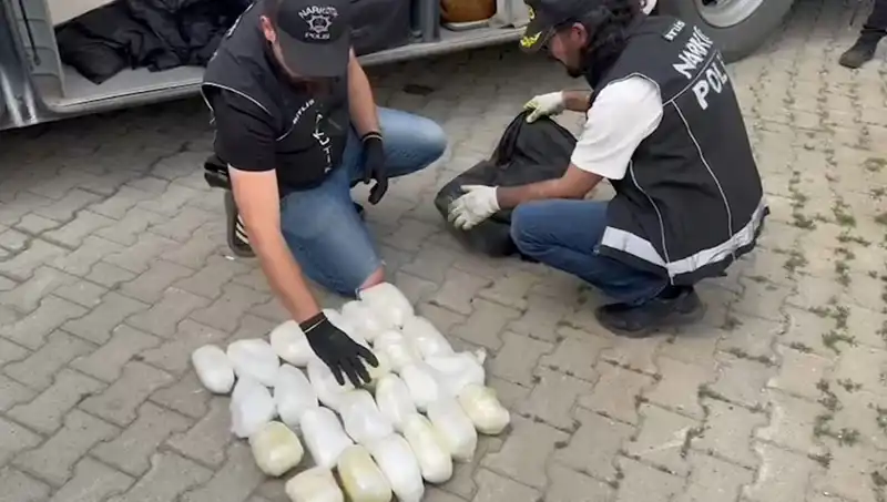 Yolcu Valizinden Çıkan 13 Kilo Metamfetamin Şoku!