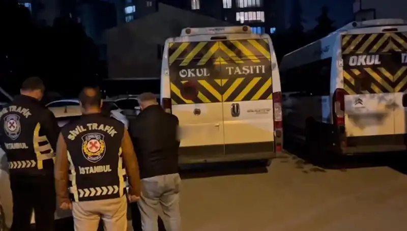 : Yerel Yolda İki Servis Sürücüsü Yakalandı: Olayın Detayları Neler?