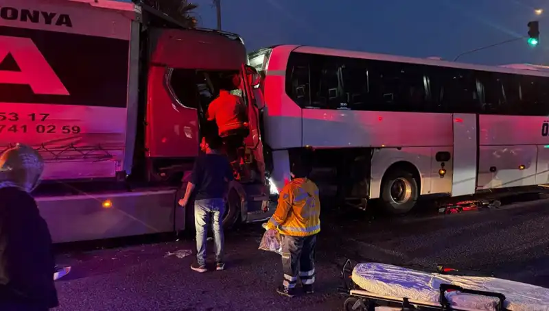 Dört Araçlık Zincirleme Kazada Bir Kişi Hayatını Kaybetti