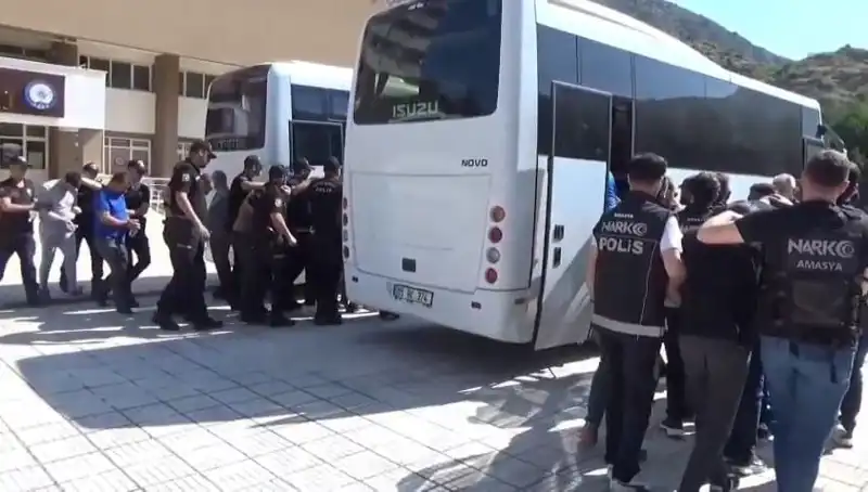 Amasya'da Şok Uyuşturucu Operasyonu: 13 Kişi Tutuklandı