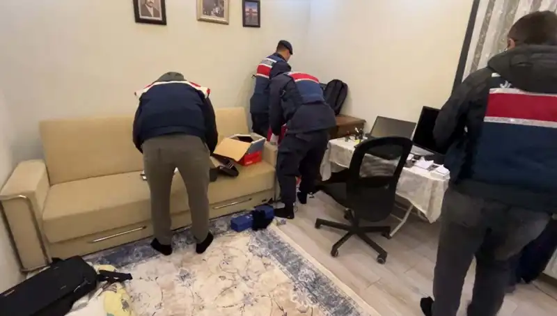 Türkiye Genelinde Büyük DHKP-C Operasyonu: 30 Kişi Gözaltında!