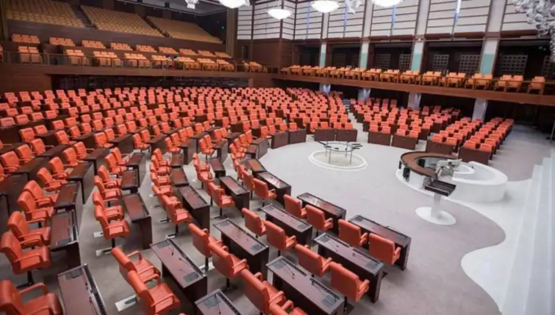 Siyasi Partiler Bayramda Bir Araya Geliyor: Programlar Açıklandı