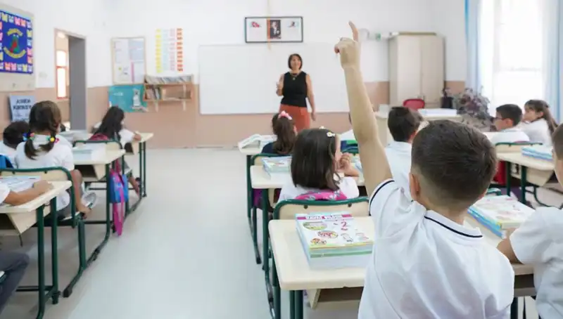 Öğretmenlerin Mayıs Ek Ders Ücretleri Bayram Öncesi Hesaplarda mı?