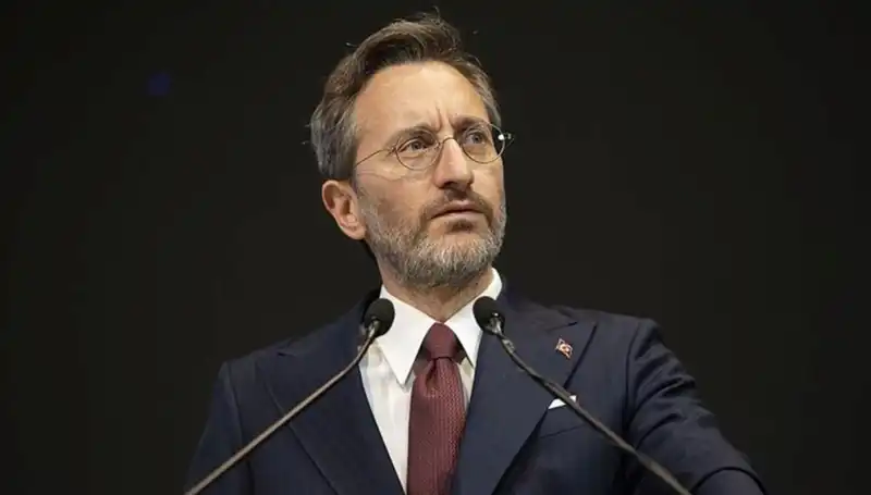 Fahrettin Altun'dan Özgür Özel'e Sert Tepki: Siyasetteki Gerilim Artıyor