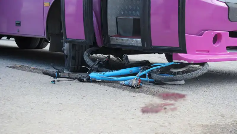 Bisikletiyle Sokağa Fırlayan Çocuk Trafik Kazasında Hayatını Kaybetti