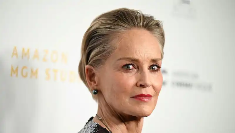 Sharon Stone, Annesinin Vefatını Sosyal Medyadan Açıkladı