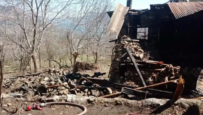 Karaman’da Müstakil Evde Çıkan Yangında Acı Kayıp: 1 Ölü, 1 Yaralı