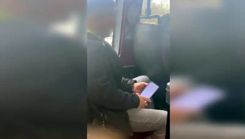 Minibüste Taciz Skandalı: Genç Kızın Kahramanlığı ve Şüphelinin Yakalanması