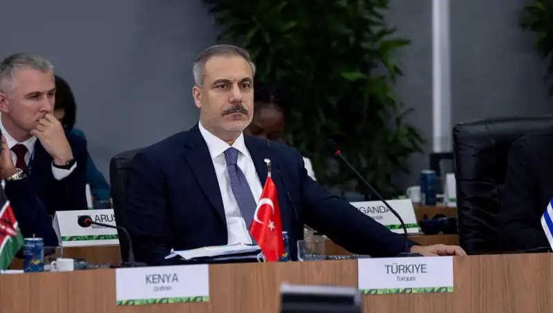 BRICS Zirvesi'nde Bakan Fidan'dan Yapay Zeka Uyarısı: Tedbirler Alınmalı