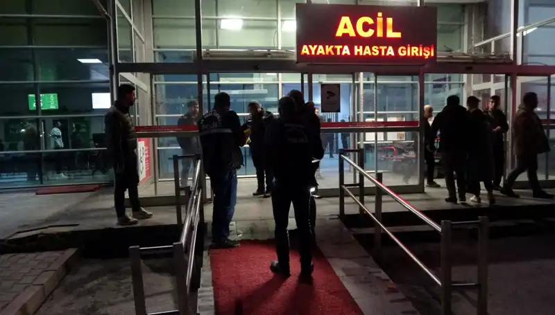 Hastane Acil Servisinde Silahlı Kavga: Yaralı Sayısı Üç Oldu