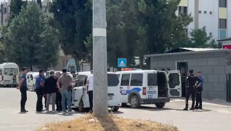 Adliye Önünde Aile Kavgası: 5 Yaralı, 7 Gözaltı