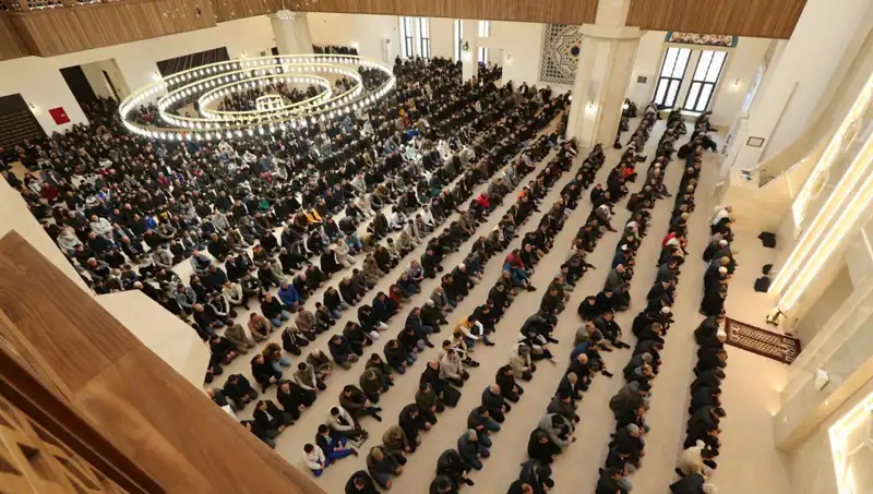 Türkiye'de Cuma Namazı Saatleri 4 Nisan 2025'te Nedir?