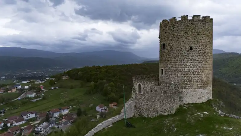 Sokolac Kalesi: Bosna-Hersek’in Tarihine Tanıklık Eden Sessiz Kahraman