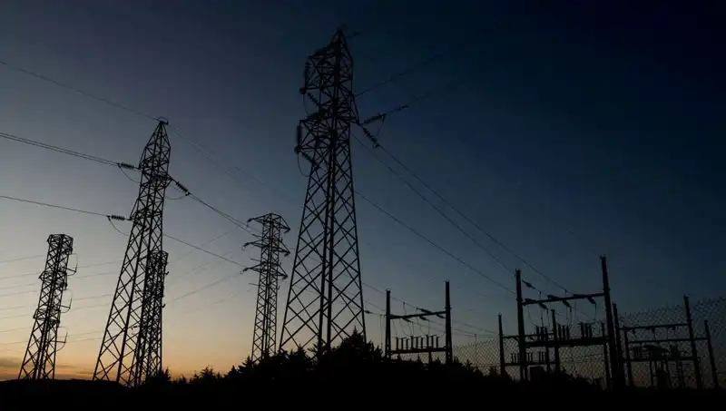İzmir'in Bazı İlçelerinde Elektrik Kesintileri: Nedenleri ve Etkileri