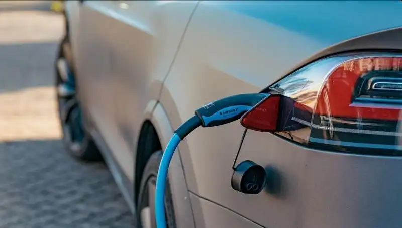 Elektrikli Araç Talebi Düşüyor: Sebepler ve Gelecek Beklentileri