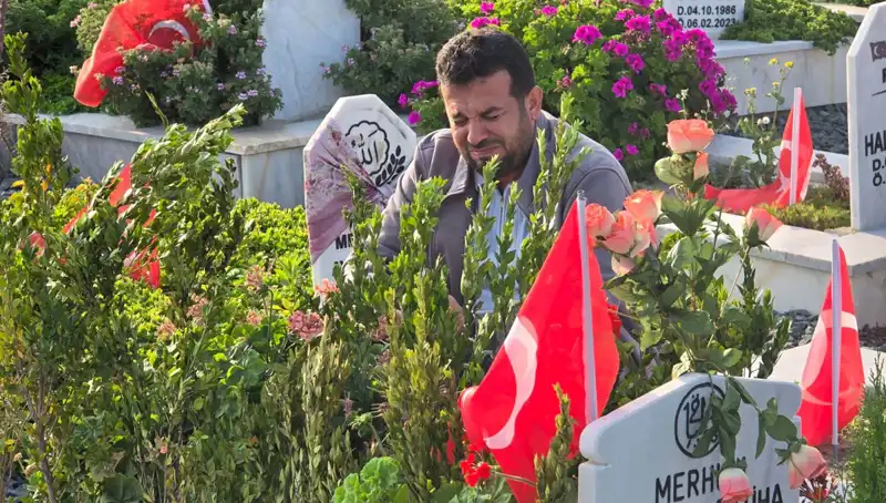 Deprem Şehitliği: Trajedi İçinde Bir Bayramın Acı Hatıraları