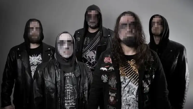 Rock Grubu Üyeleri Dini Değerlere Hakaretten Tutuklandı, Ülkede Tartışma Başladı