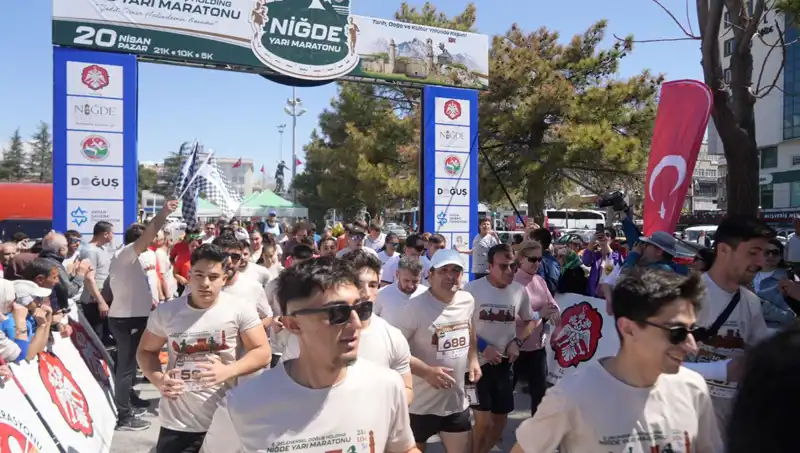 Niğde Yarı Maratonu'nda 518 Sporcu, Rekor Kırmaya Koştu