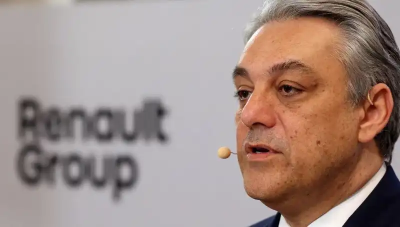 Renault'da Üst Düzey İstifa: Şok Gelişmeler ve Gelecek Beklentileri