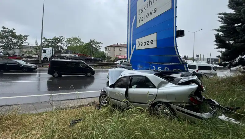 Yerel Yolda Trafik Levzasına Çarpan Araç: Bir Yaralı