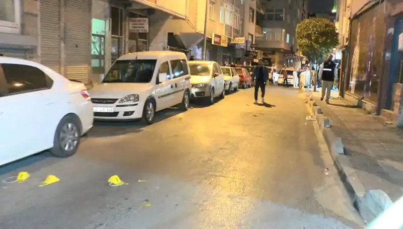 İstanbul'da Motosikletli Saldırı: Bir Kişi Hayatını Kaybetti, Diğeri Yaralandı