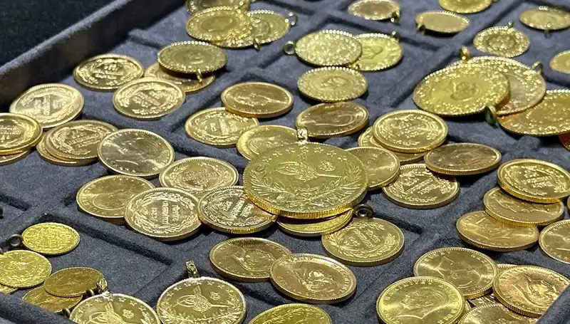 Hafta Sonunda Altın Fiyatları: Yükselip Düşme Dalgası Ne Anlama Geliyor?